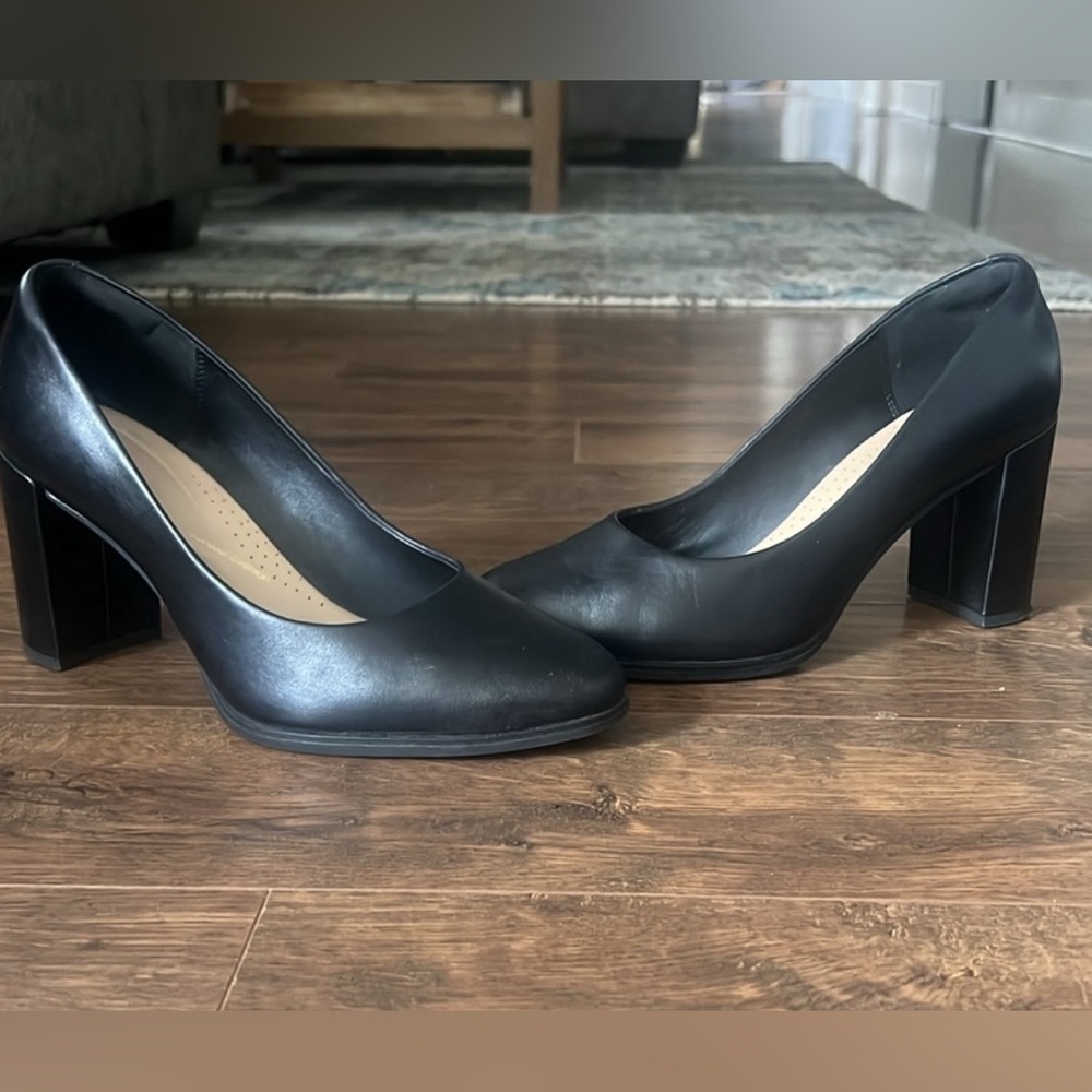 Clark’s Freva85 Court Black Leather Pump Size 9M
